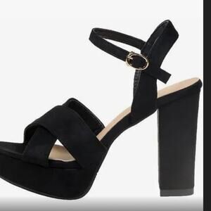 Vtg Black Velvet Chunky Strappy Retro Whimsigoth Holiday Party Pinup Heels 7.5